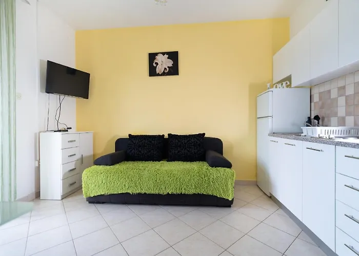 One Bedroom With Terrace Апартаменты