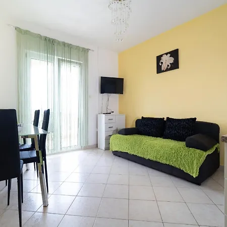One Bedroom With Terrace Apartmán *